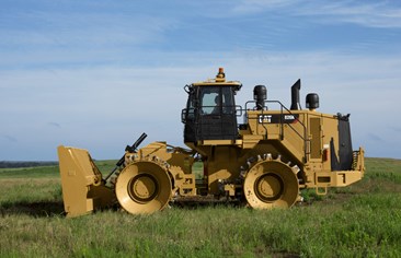 Landfill Compactor Cat® 826K in Nambia